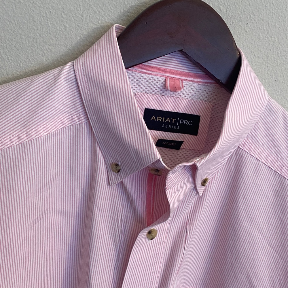 Ariat Pro Series Men's Dayne Mini Stripe Shirt. Pink Pinstripe Button Down. M
